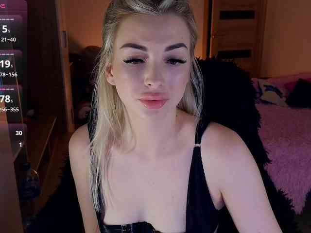 MilanaOmgReal webcam