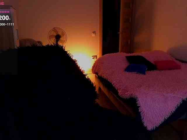 MilanaOmgReal webcam