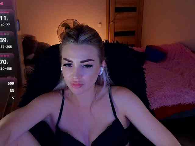 MilanaOmgReal webcam