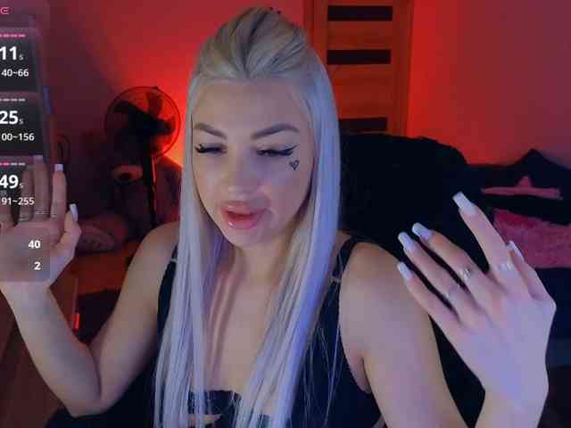 MilanaOmgReal webcam
