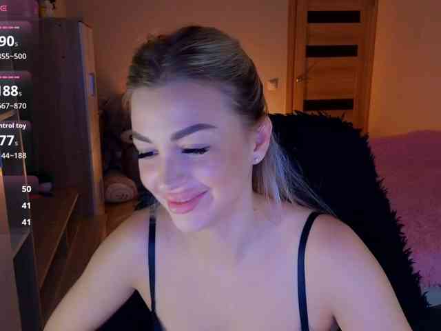 MilanaOmgReal webcam