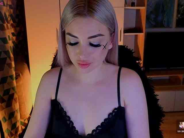 MilanaOmgReal webcam