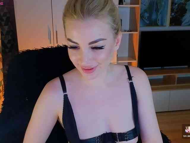 MilanaOmgReal webcam