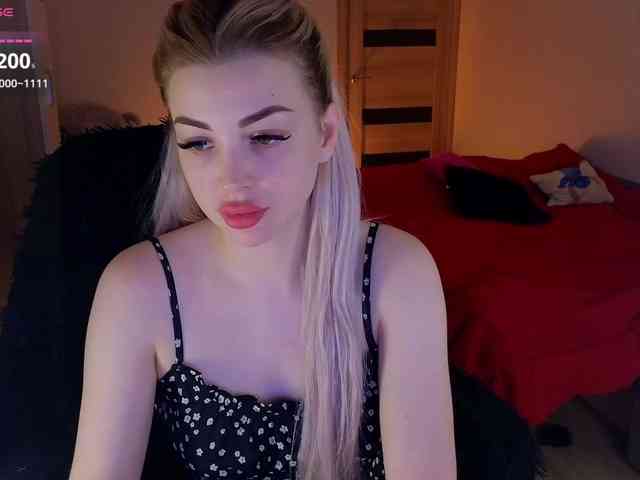 MilanaOmgReal webcam