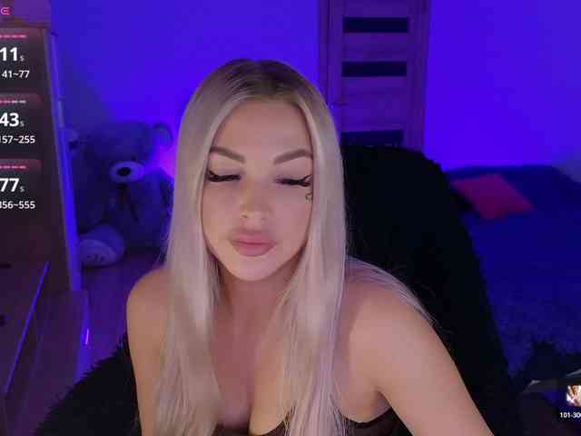 MilanaOmgReal webcam