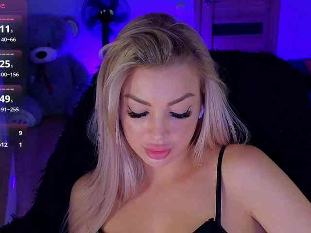 MilanaOmgReal webcam