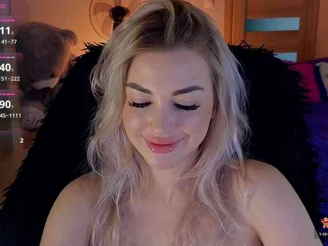 MilanaOmgReal webcam