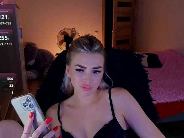 MilanaOmgReal webcam