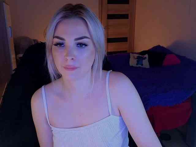 MilanaOmgReal Live Webcam on BongaCams