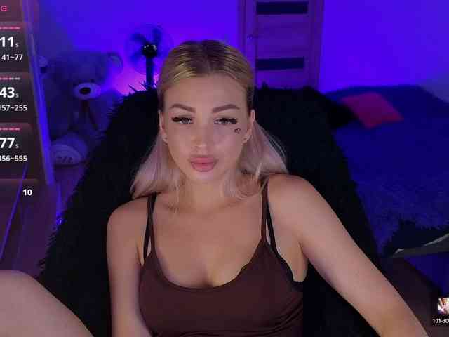 MilanaOmgReal webcam