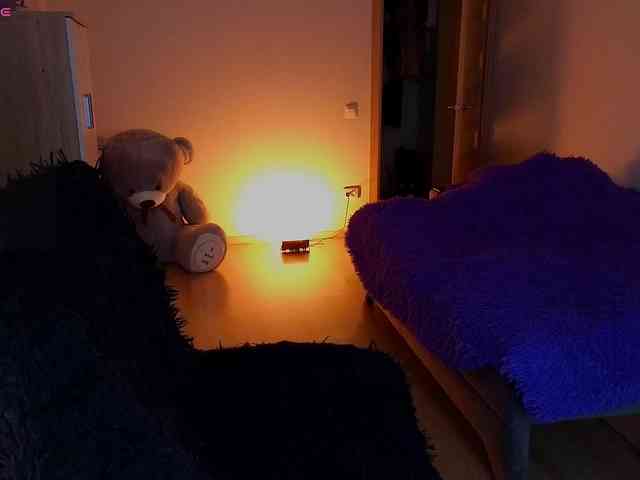 MilanaOmgReal webcam