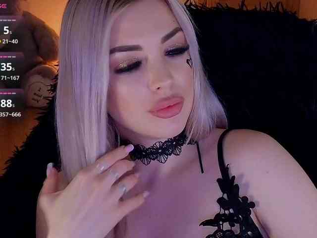 MilanaOmgReal webcam