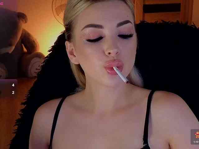 MilanaOmgReal webcam