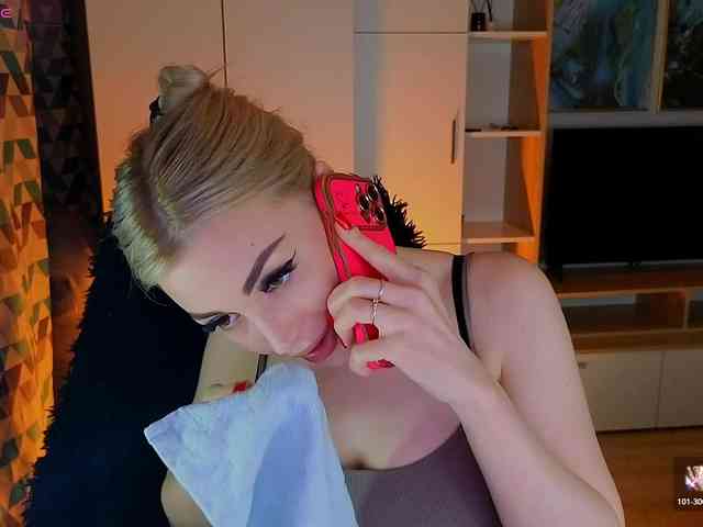 MilanaOmgReal webcam