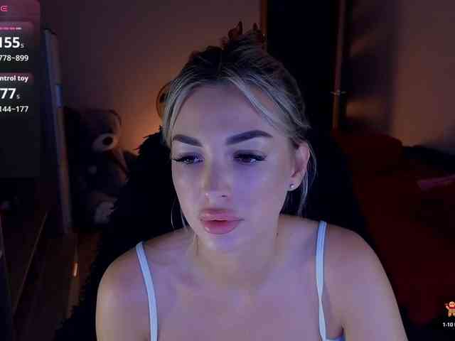 MilanaOmgReal webcam