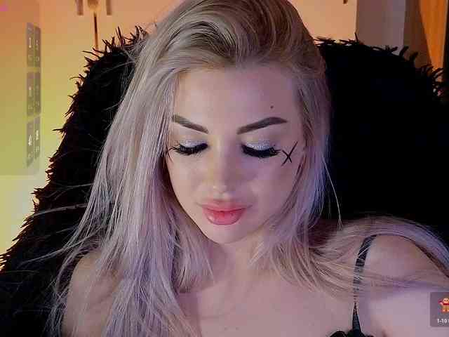 MilanaOmgReal webcam