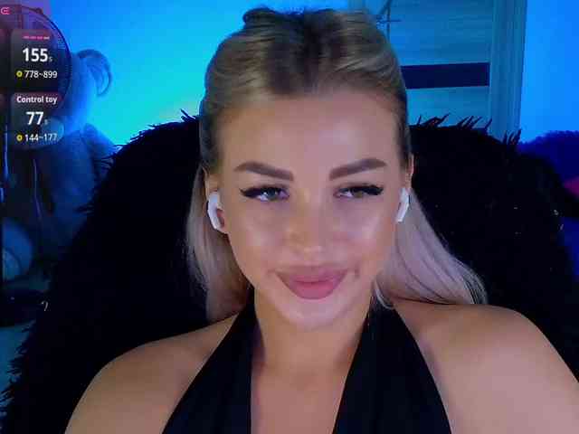 MilanaOmgReal webcam