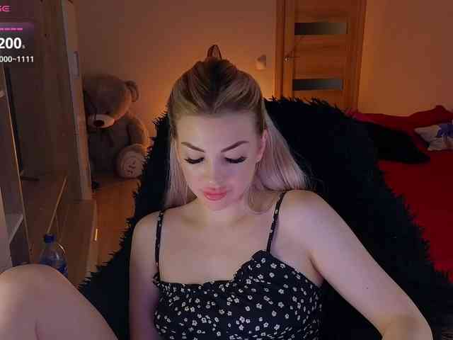 MilanaOmgReal webcam