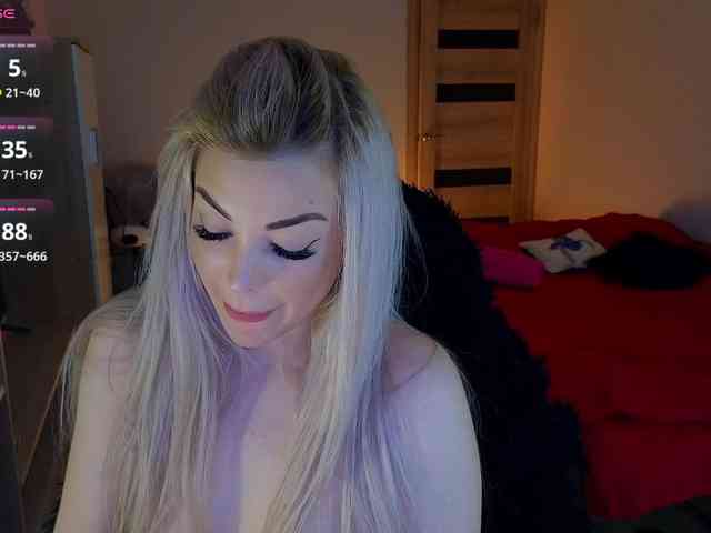 MilanaOmgReal webcam