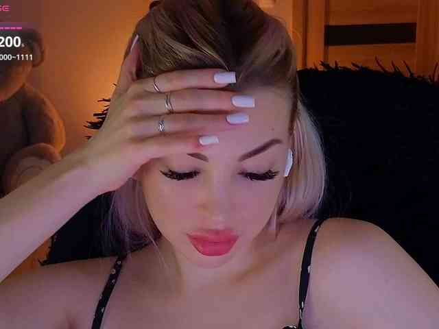 MilanaOmgReal webcam