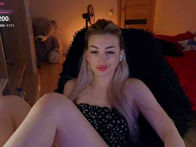 MilanaOmgReal webcam