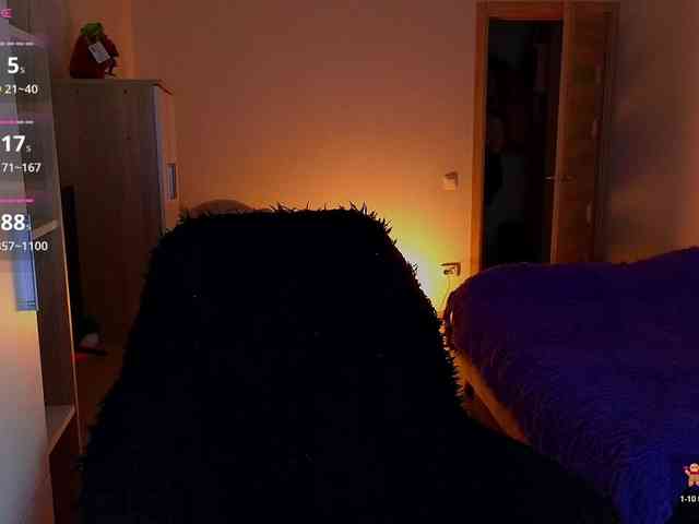 MilanaOmgReal webcam