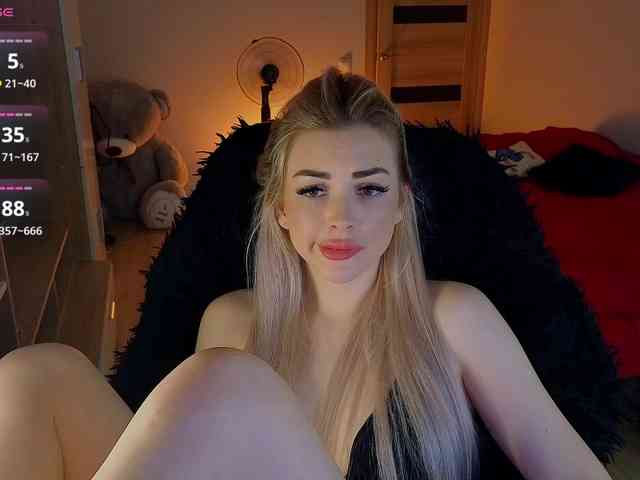 MilanaOmgReal webcam