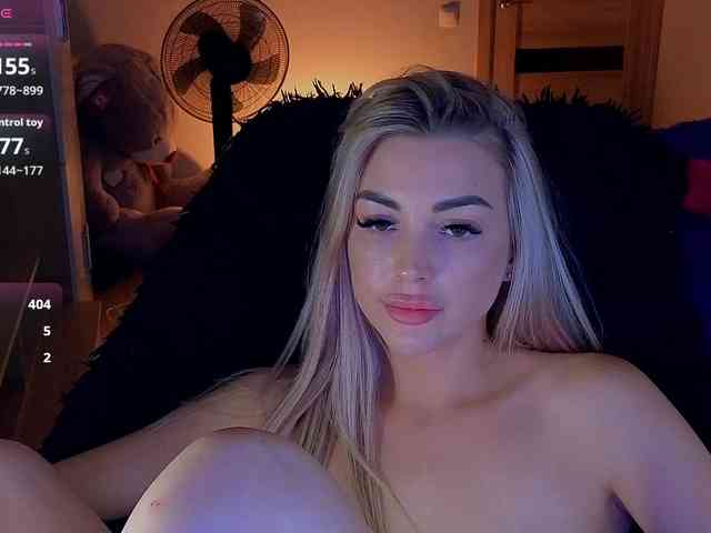 MilanaOmgReal webcam