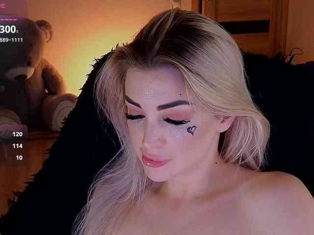 MilanaOmgReal webcam