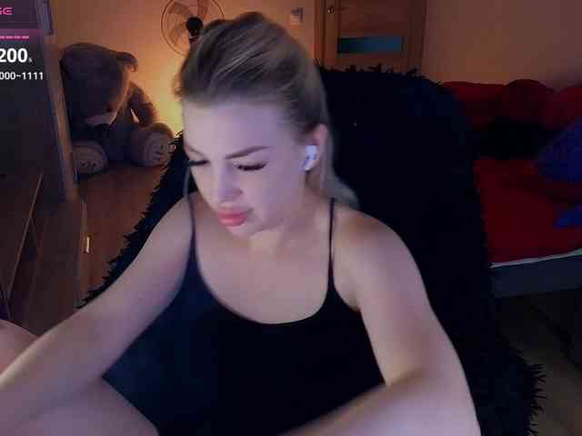 MilanaOmgReal webcam