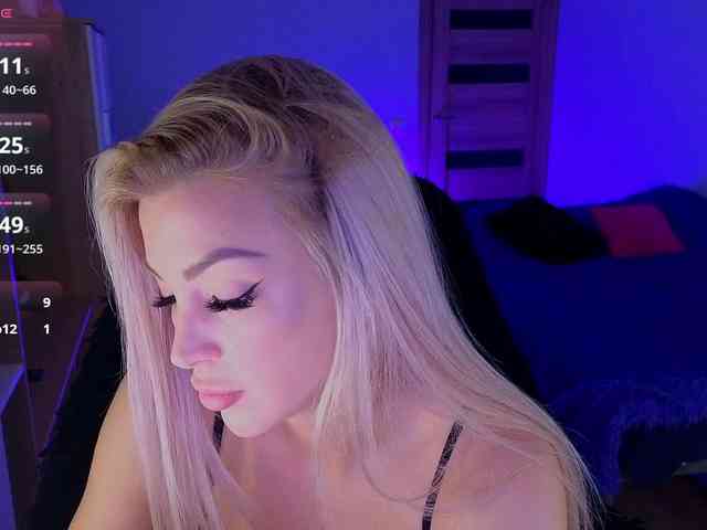 MilanaOmgReal webcam