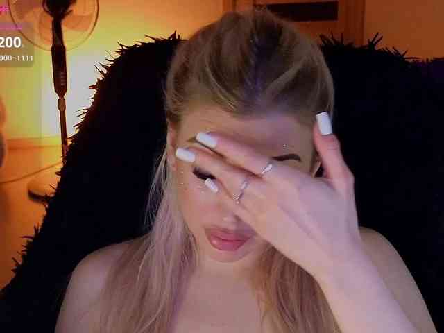 MilanaOmgReal webcam