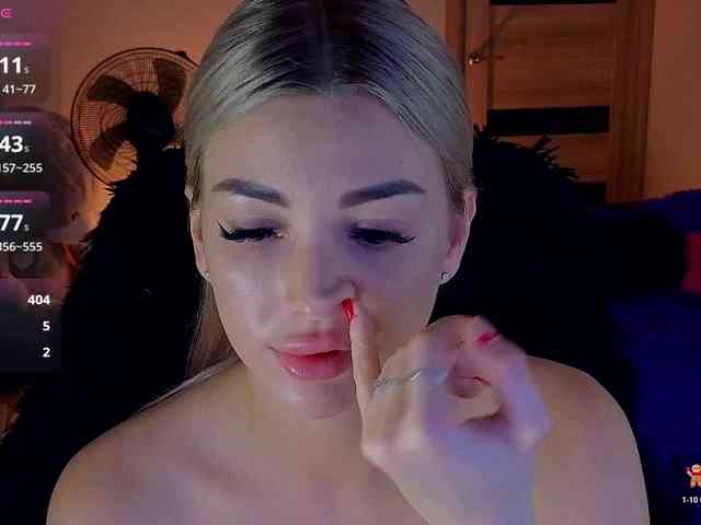 MilanaOmgReal webcam