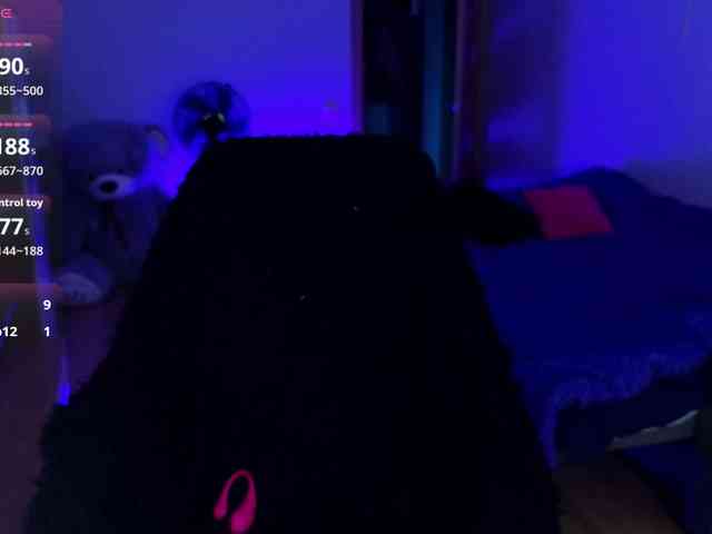 MilanaOmgReal webcam