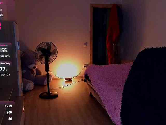 MilanaOmgReal webcam