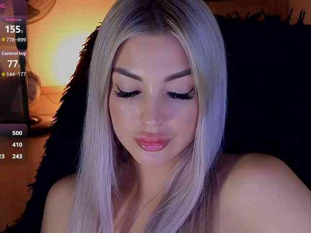 MilanaOmgReal webcam