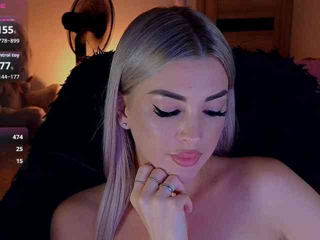 MilanaOmgReal webcam