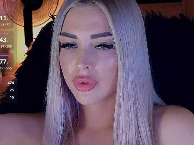 MilanaOmgReal webcam