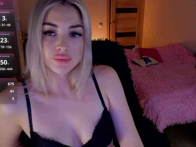 MilanaOmgReal webcam