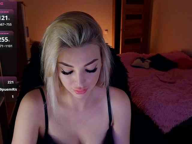 MilanaOmgReal webcam