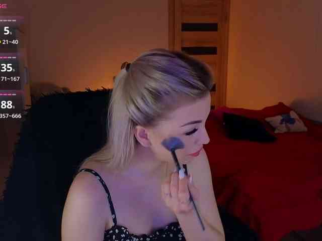 MilanaOmgReal webcam
