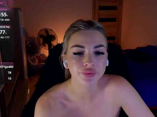 MilanaOmgReal webcam
