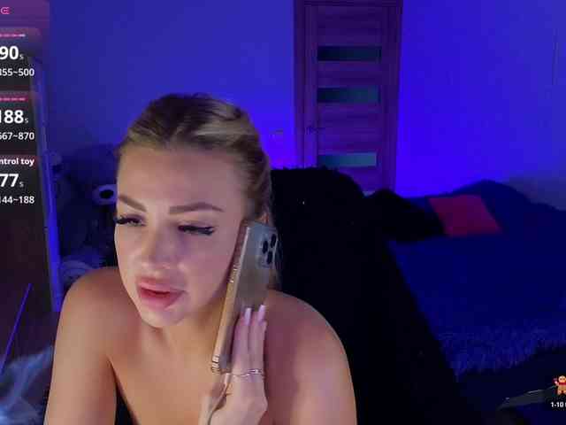 MilanaOmgReal webcam