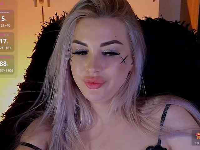 MilanaOmgReal webcam