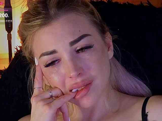 MilanaOmgReal webcam