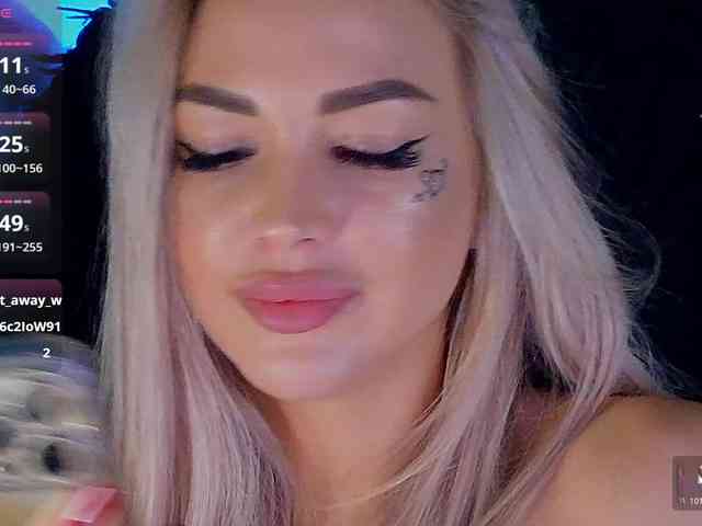 MilanaOmgReal webcam