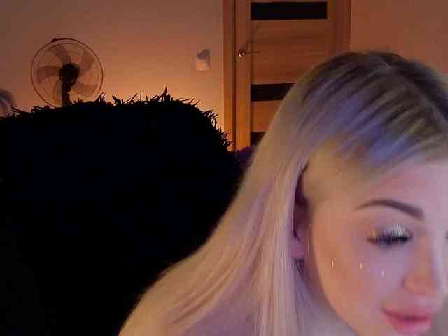 MilanaOmgReal Live Webcam on BongaCams