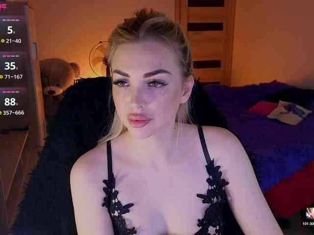 MilanaOmgReal webcam