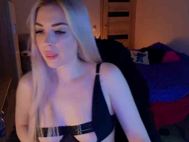 MilanaOmgReal Live Webcam on BongaCams
