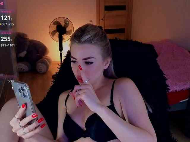 MilanaOmgReal webcam